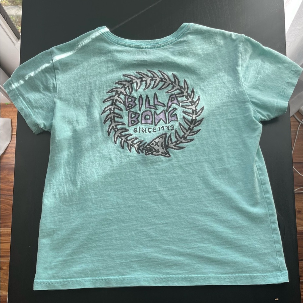 Cute Billabong surfer tee!